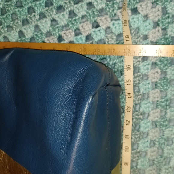 Large tote. - Picture 5 of 9